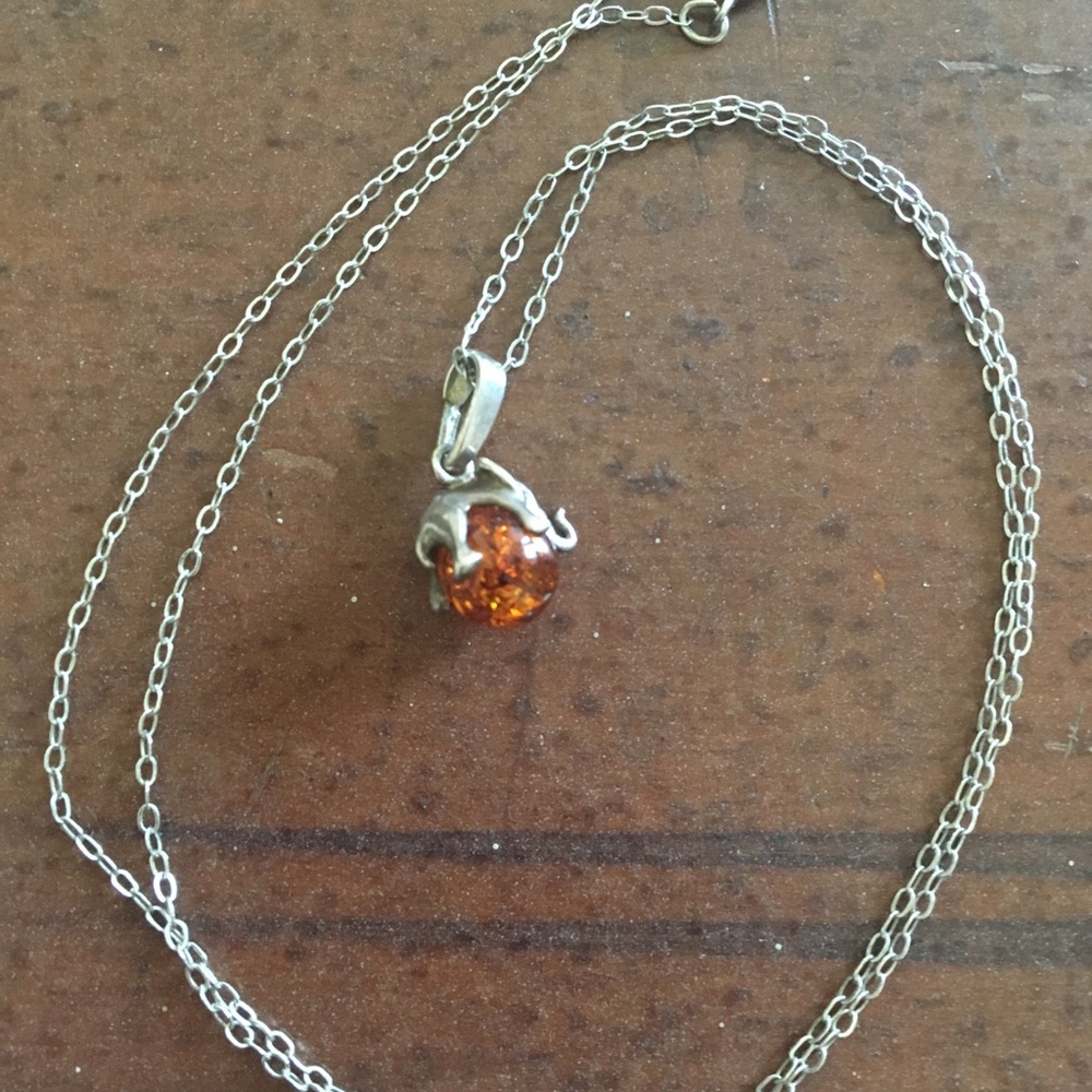 Elephant amber necklace